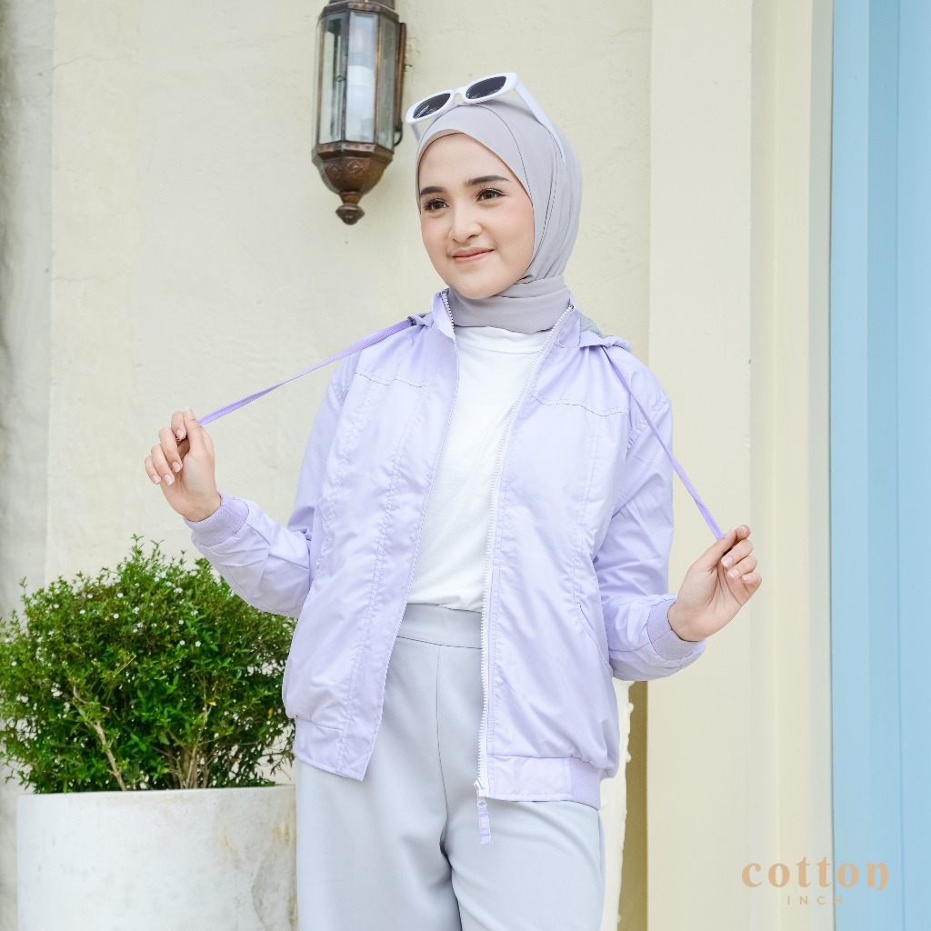 Rekomendasi jaket parasut wanita✨
.
s.shopee.co.id/7zr7vi6rpp