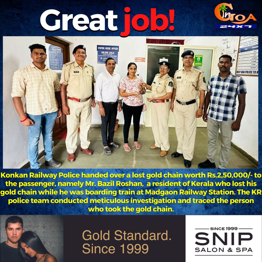 #GreatJob- Konkan Railway Police handed over a lost gold chain worth Rs.2,50,000/- to the passenger, namely Mr. Bazil Roshan, a resident of Kerala who lost his gold chain while he was boarding train at Madgaon Railway Station. #Goa #GoaNews #Gold #KonkanRailway #passenger