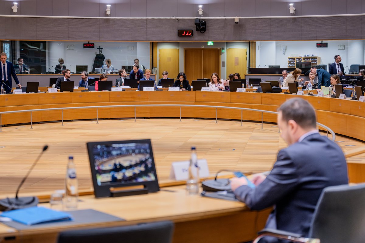 On the agenda of today’s Foreign Affairs Council (#FAC) on Trade: 🔸Trade & competitiveness 🔸Future of EU trade policy 🔸EU-Africa trade & investment relations 🔸13th WTO Ministerial Conference (#MC13) More information: consilium.europa.eu/en/meetings/fa…