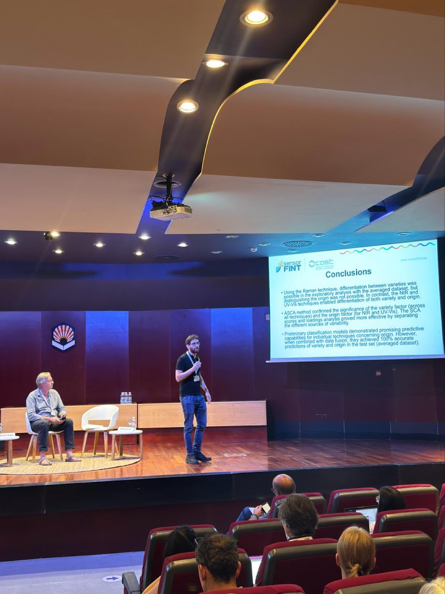 sensAIfood's tweet photo. 🗣️Next presentation!: “Exploring Apple Diversity: Non-destructive #SpectroscopicAnalysis and #Chemometric Insights” 🍏🍎
L. Strani
(Department of Chemical and Geological Sciences, University of Modena @UNIMORE_univ 🇮🇹 #sensorFINTFinal https://t.co/smjCQOeBjY