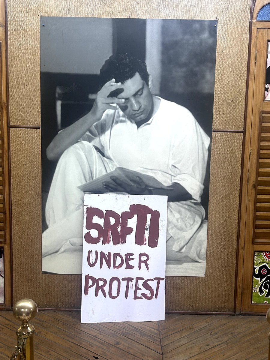 SrftiO's tweet photo. 11th day of protest
#srftiunderprotest
#saynotocctv 
@MIB_India @ianuragthakur @srfti_official https://t.co/bxqgkevxap
