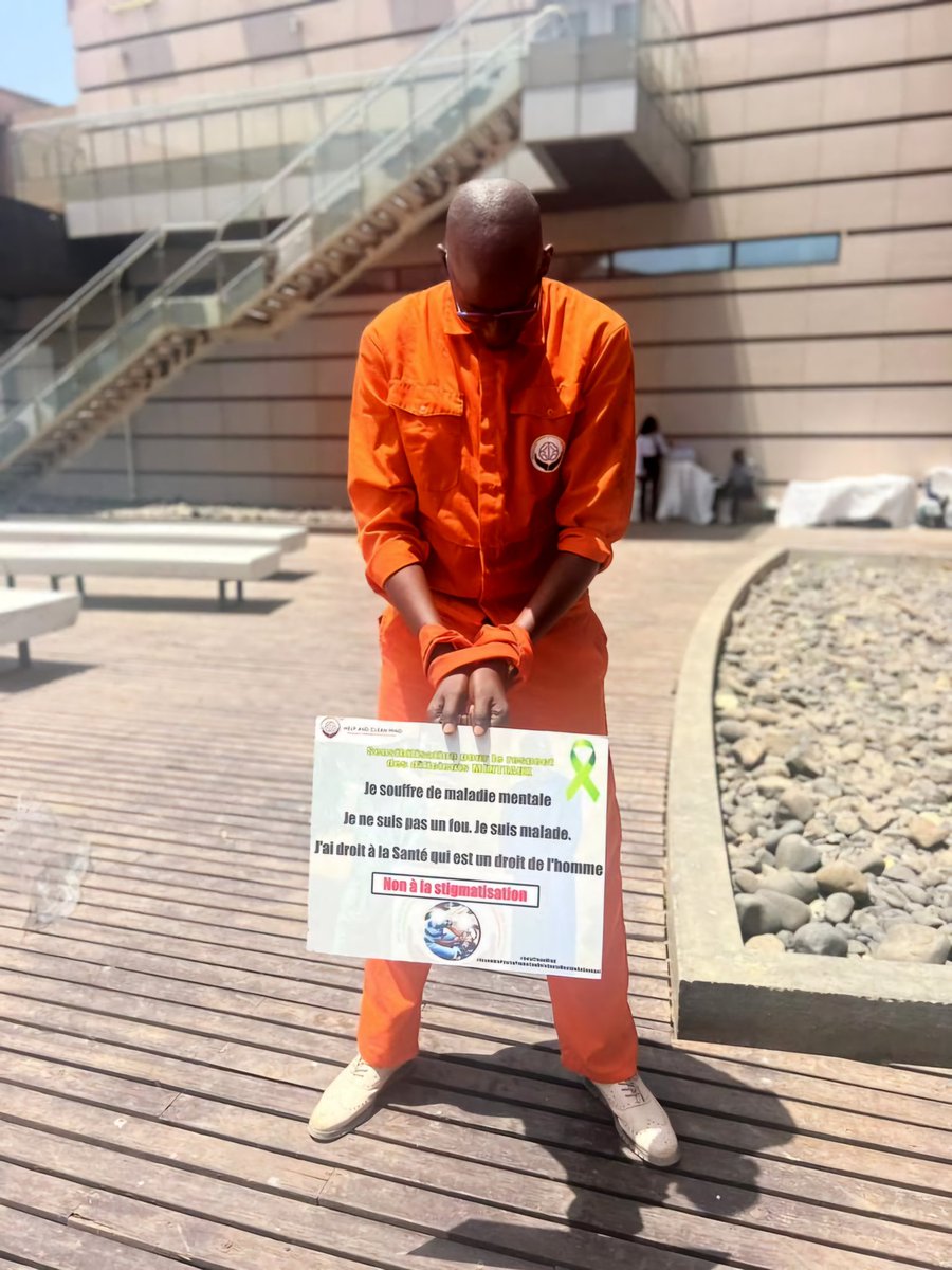 ecris_le_tien's tweet photo. Mois de la sensibilisation sur la santé mentale !
Au Sénégal, dans nos rues, les déficients mentaux sont laissés à eux mêmes dans l'insécurité totale. C'est une prison pour eux.
Assistons les 😪
N'oublions pas de prêter main forte à @help_clean_mind
#helpCleanMind https://t.co/IuNf4SbP6Z