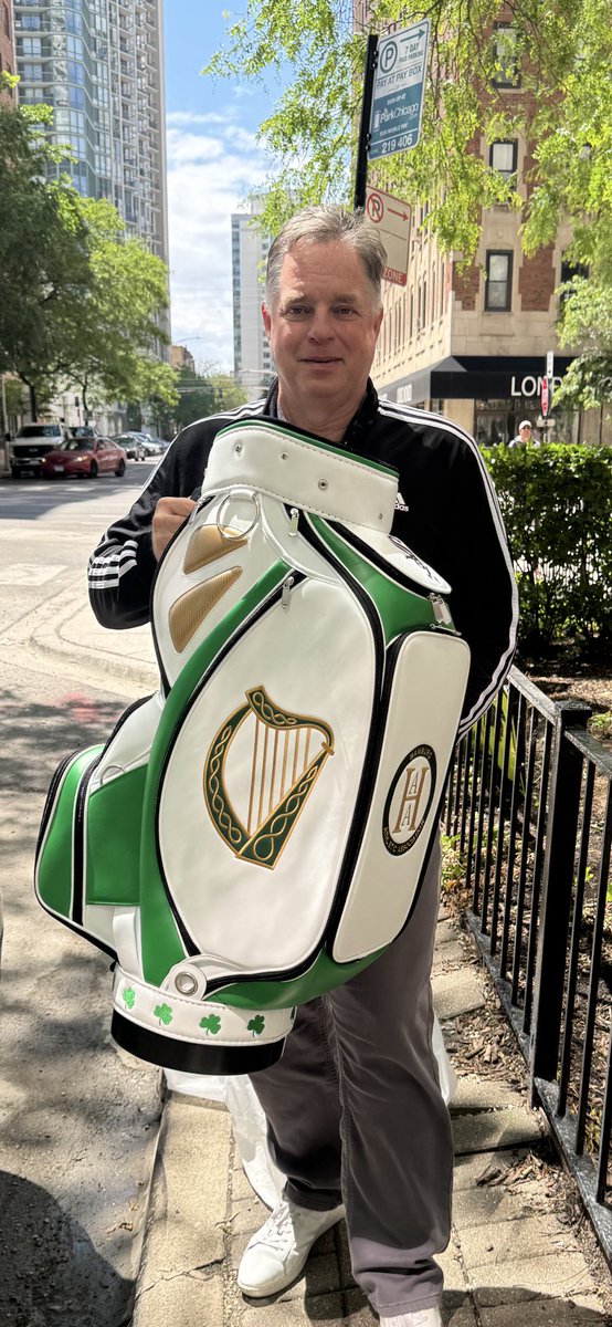 MPDCustomGolf's tweet photo. The Hamburg Athletic Association ‘THE BOSS’ Bag! ☘️☘️☘️
#chicago #chicagogolf #golfchicago #cdga #irish #mpdcustomgolf #customgolfbags https://t.co/tMd9rxTRz2