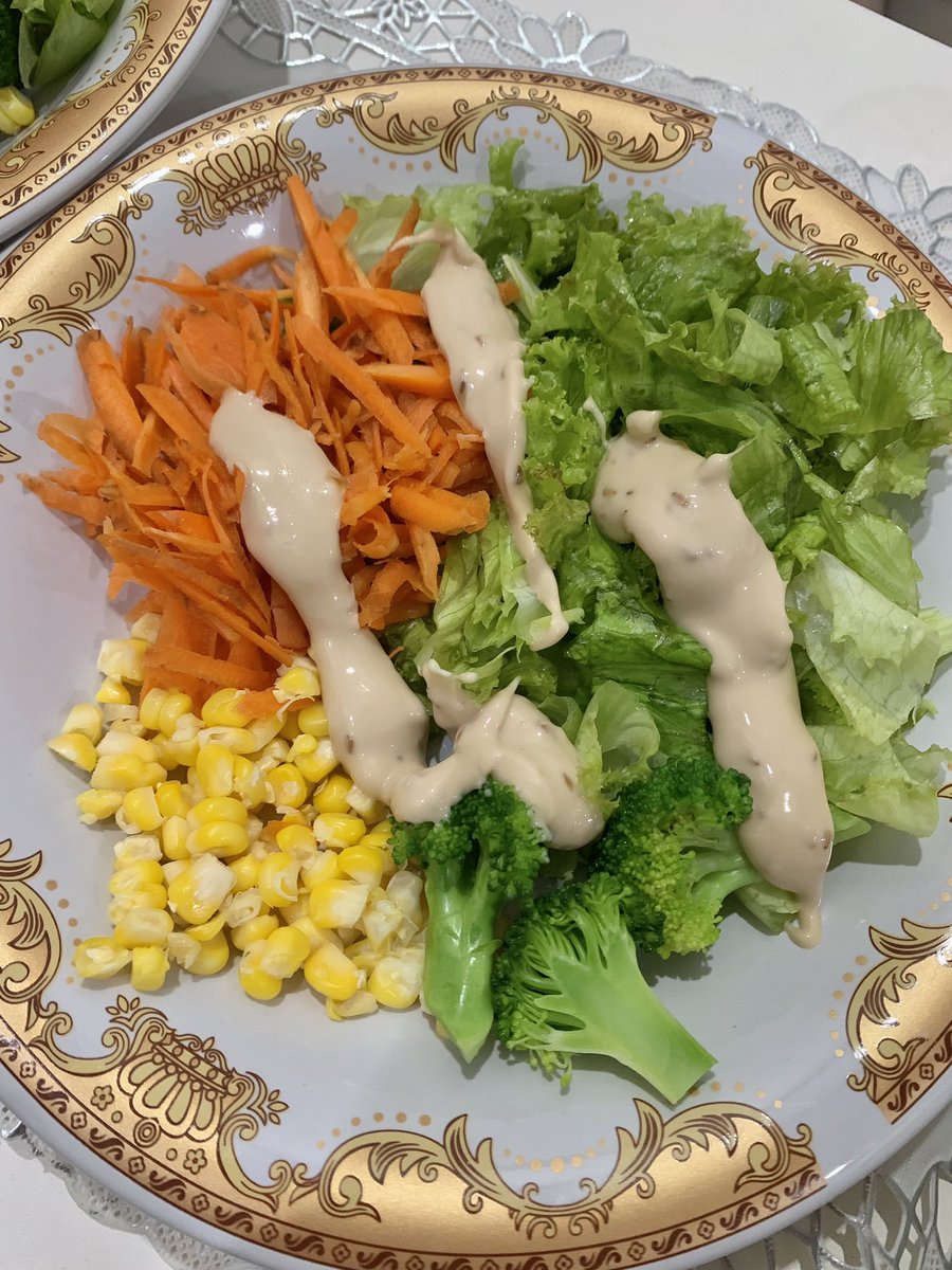 mandamnd's tweet photo. 🥗 FOODPREP EDISI SALAD 🥗 

Dalam misi clean eating dan agar kulit sehat, setiap hari harus makan sayur. Ini maaf bgt klo threadnya berantakan, karena spontan bikin dan ngelanjutin tweet sebelumnya

                   —— A Thread —— https://t.co/OZF1JOGY9A