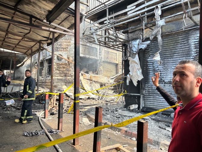 dandoon_danya's tweet photo. The monstrous genocidal Zionist regime has set fire to the main vegetable market in Ramallah &amp; the adjacent commercial building. This is my favorite place to stroll, especially with my Baba. This is our people’s livelihoods and lives treated with cruel and calculated malice. https://t.co/OpowoiVj7d