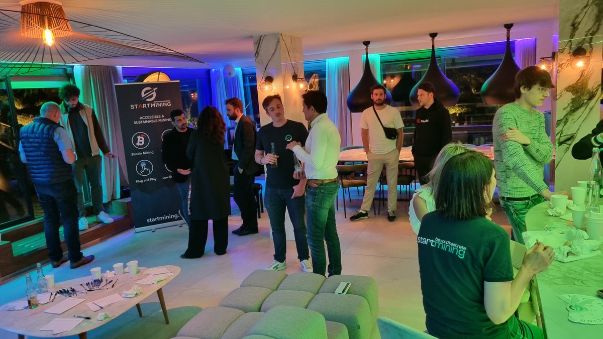 StartminingFR's tweet photo. [#STARTevent]

🍕Le #pizzaDay de la semaine dernière a été une réussite 🍕

Nous avions programmé un side event sur un rooftop Parisien afin de célébrer ensemble cet événement de la #cryptosphere 🎉

Au menu : Un networking avec des pizzas faites en live devant nos yeux par les pizzaiolos @pizza_bobo et ce dans le respect de la tradition initiée par Laszlo Hanyecz.

🙌 Au nom de toute l’équipe @StartminingFR, nous remercions les personnes présentes : nos partenaires, nos fidèles clients et membres discord de la communauté START 🧡