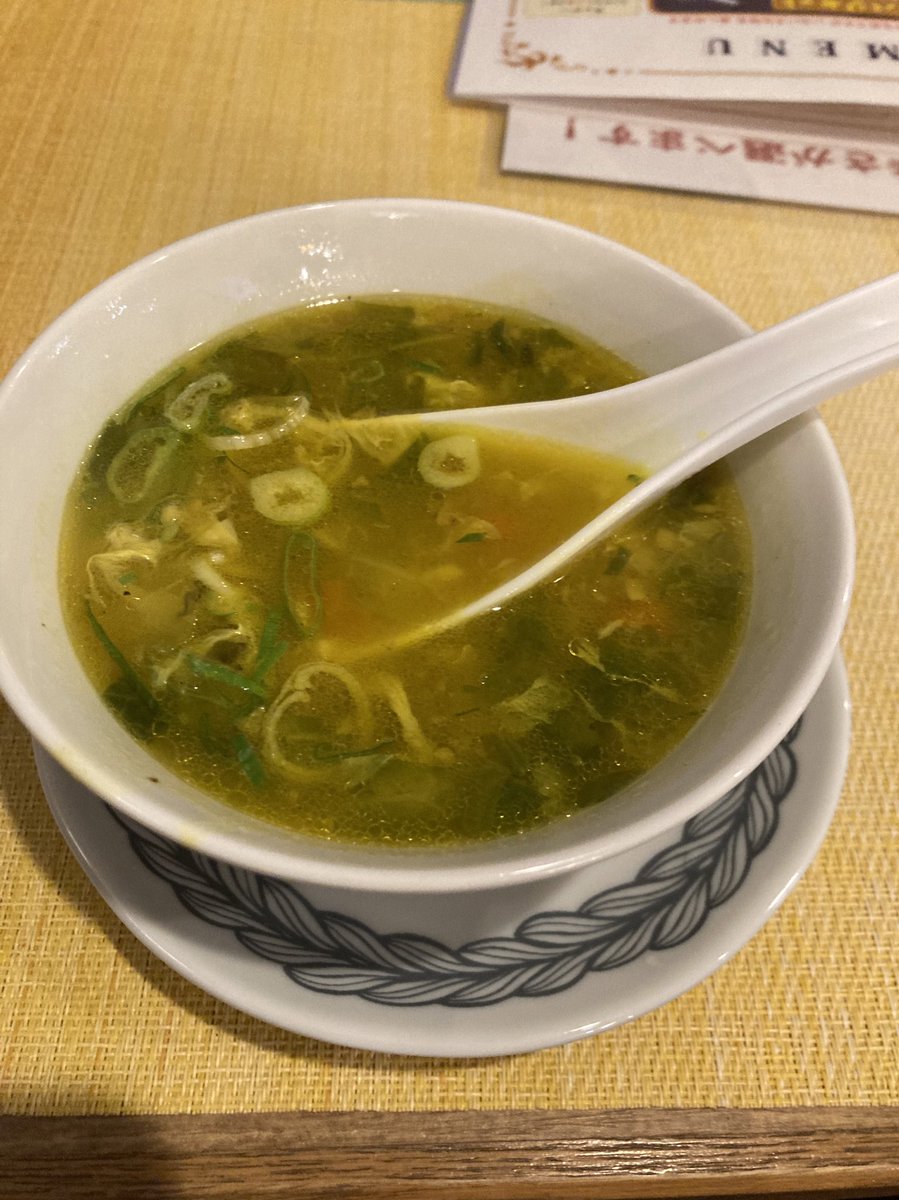 gojo310ru's tweet photo. 福田町駅前のカレー屋さん🍛
お弁当頼んで待っていたらサービスくれた🥰優しい💜
#ShahJee https://t.co/b35SCZGXeL
