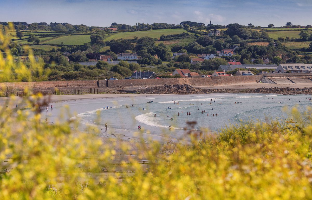 As the weather gets sunnier and more of us are spending time outdoors and around the coast, seasonal speed limit and traffic flow changes will come into effect from Saturday 1st June until 30th September.

Find out more about the changes at gov.gg/seasonal-speed…