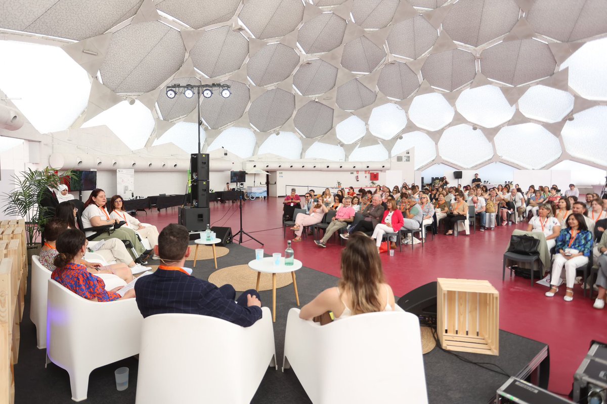 congreso_ap's tweet photo. Nos quedamos con esta última reflexión de la mesa redonda “Entidades del #tercersector como impulsoras de la innovación” 👇🏼👇🏼

“La #domotización me ha ayudado a sentir mi vivienda un hogar” ❤️

#Construyendoautonomia https://t.co/62Gh7hG24X