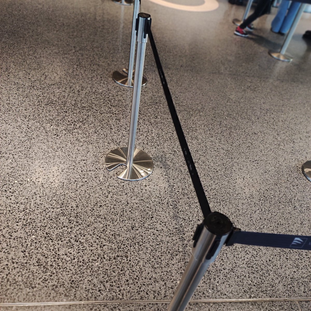 Entdecken Sie INCAPCORP Barrieren &amp; Personenleitsysteme in vielen Farben! Ideal für Events &amp; Geschäfte. Robust &amp; flexibel einsetzbar. Jetzt auswählen! 🚧👥 #Absperrung #Sicherheit