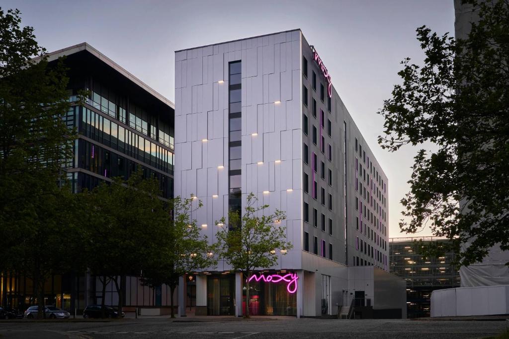 DestinationMK's tweet photo. Have you entered our #competition with @thehubmk to win an incredible prize package this week:

😋 £100 voucher to spend @brasserieblanc
👍 Plus, a one-night stay for two @MoxyHotels
 
To enter RT before 8pm on Sunday 2nd June. Comp running on our other channels. T&amp;Cs apply. https://t.co/bNSVAdIhNk