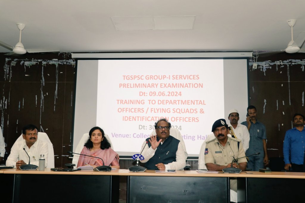 ACLBSURYAPET's tweet photo. Group - I : Training to Dept Officers, Flying squads, IOs conducted by District Collector, Additional Collector LB in Suryapet. 
@TSPSCofficial @CollectorSRPT @TelanganaCS https://t.co/cfdiXqO4If