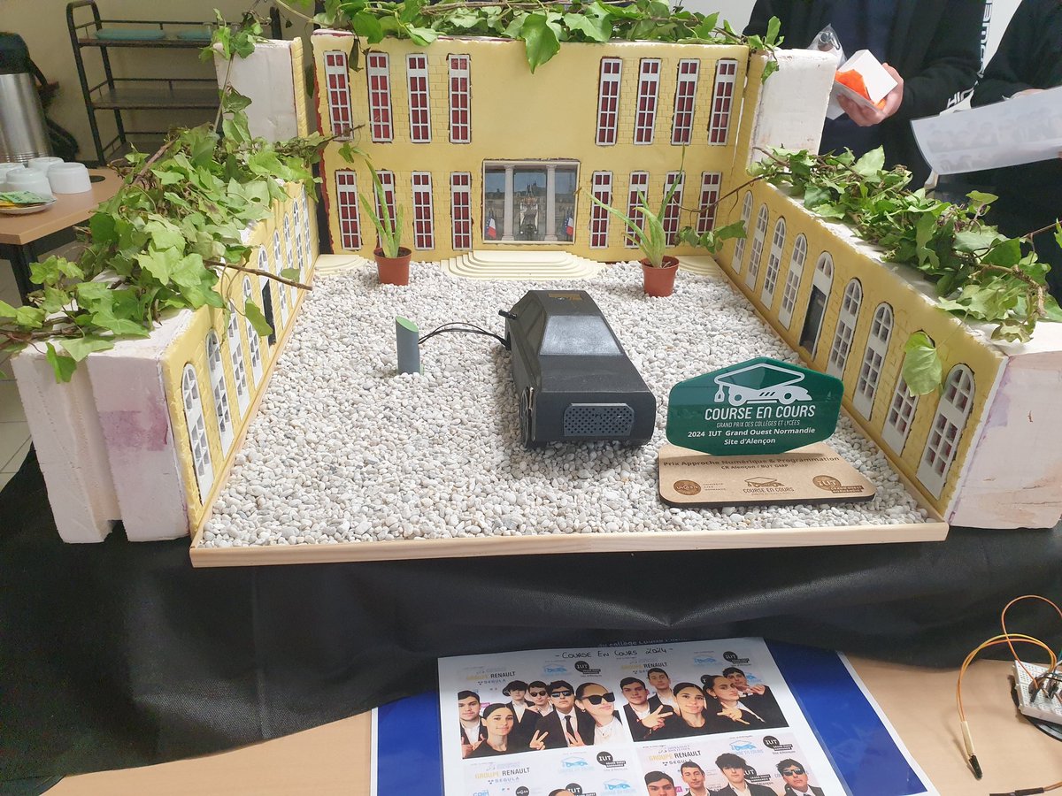 6 élèves du <a href="/CollegelouiseM/">REP+ Louise Michel</a> ont remporté un prix dans le cadre du dispositif course en cours. Ce dispositif est encadré par M. Prost professeur et référent du dispositif.