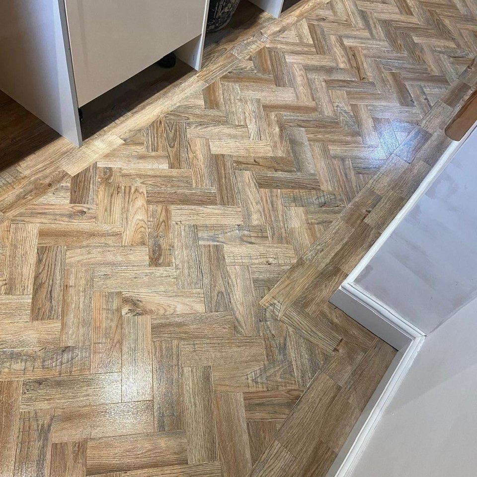 More of the classic @Polyflorltd Camaro #LVT colour Cambridge parquet 2251. We have lots of #Polyflor samples available to check out in store, including the brand new update of the #Colonia range. 😃👍

#Shoplocal #Supportlocal #Beeston #Nottingham #Flooring #Luxuryvinyltile