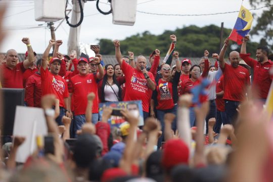 Diosdado Cabello: “Nicolás Maduro es el candidato del amor a la Patria' #PsuvMiranda #30May n9.cl/1mf0jc