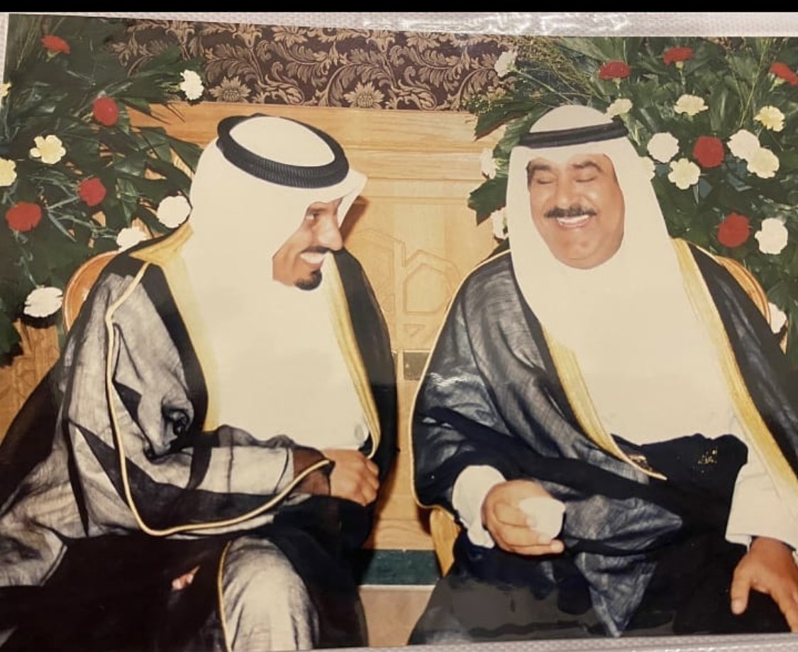 رساله من والدي مختار منطقة الدوحه

تشرفت بخدمة الاهالي وكنت ولا زلت وسأظل 
أخدم الاهالي بأي موقع وشكرا لكل من ساندني طوال فترة المختاريه 

والسمع والطاعه لوالد الجميع

صاحب السمو الامير مشعل الاحمد الصباح

وحفظ الله الكويت وأهلها من كل مكروه

اخوكم  / ناصر سلمان الهبيده