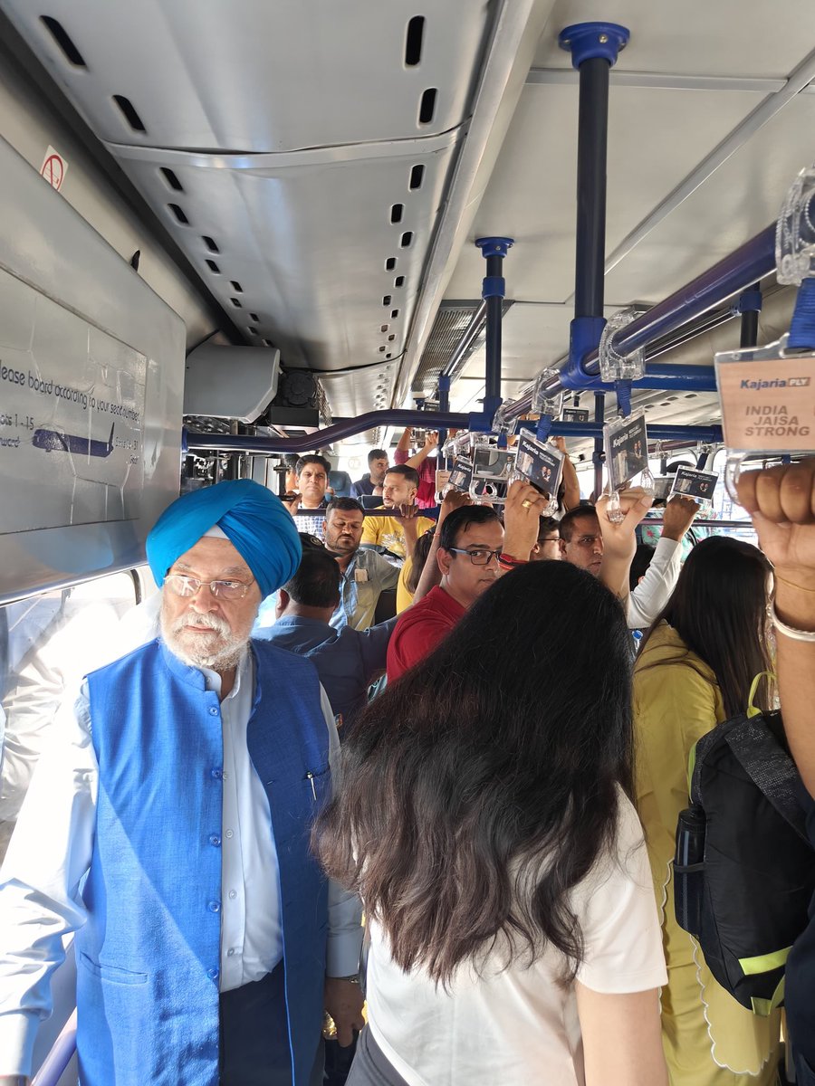 PravavVerma's tweet photo. While @ShashiTharoor , the elite brown sahib, grumbled about 'cattle class' in economy, @HardeepSPuri happily mingles with passengers in economy class, trains, or autos. 

The difference is stark! https://t.co/u4zvlk0SGD
