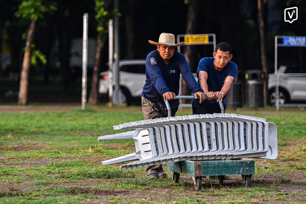 READY FOR TOMORROW'S BACC MASS? 🤩

LOOK: Maintenance workers arrange the chairs to be used by this year's graduating students at the UST Open Field ahead of the Baccalaureate Mass for Batch 2024 scheduled for tomorrow, May 31.

(Photos by Josh Nikkolai S. Bravo and Albert Earl