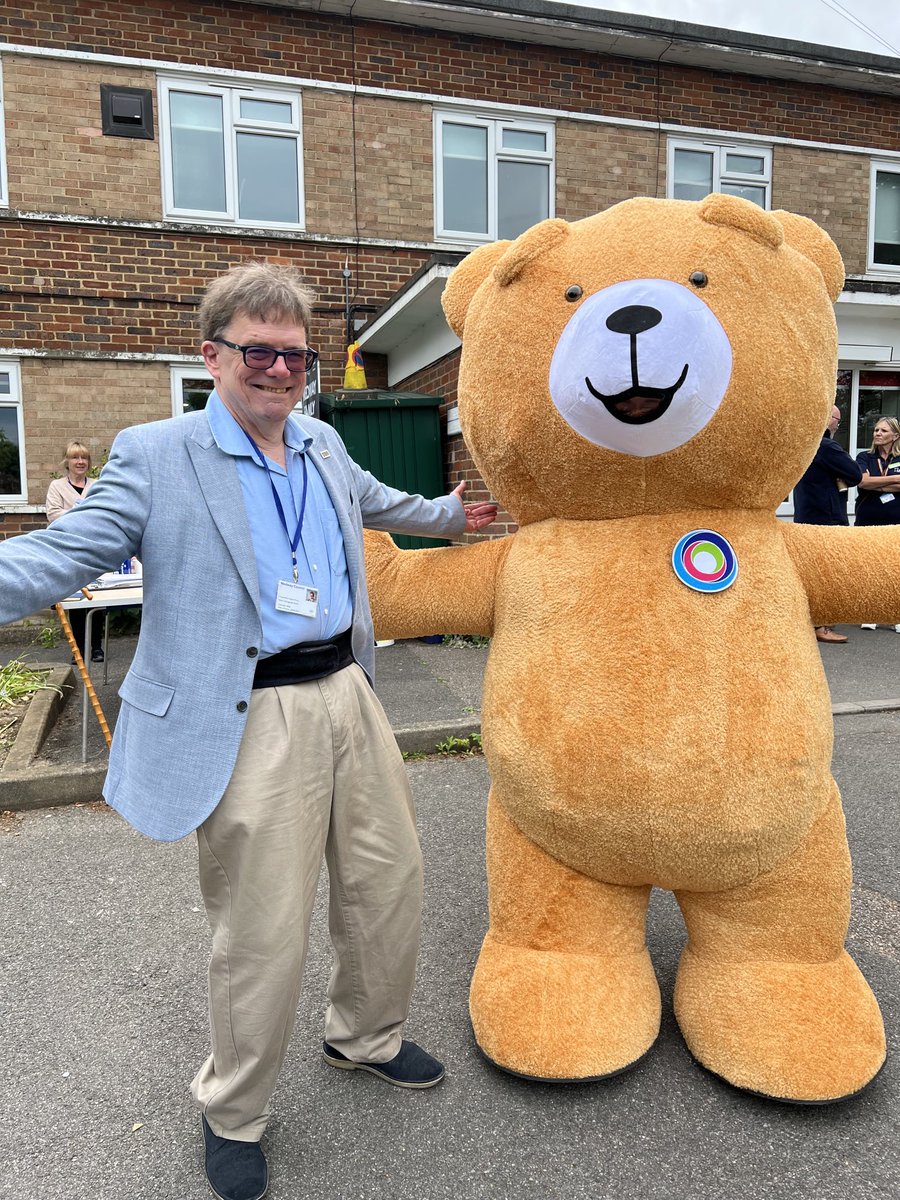 ‘Welcome to Medway’ multi- agency event today at Gillingham Community Hub at Woodlands. For children and families new to Medway and those who’ve been here for a while and want to find out more. Big Ted even drew young people over from Rookery fields opposite!