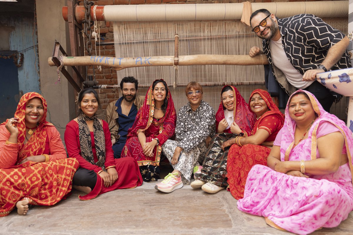 How would you feel if your art was exhibited at an international fair?
The same was the feeling of our Artisans as their work got featured at Dubai Art Week,

Wanna know what followed next?
Click here- bit.ly/JaipurRugsXDES…

#DubaiArtWeek #JaipurRugs #DESIGNEAST