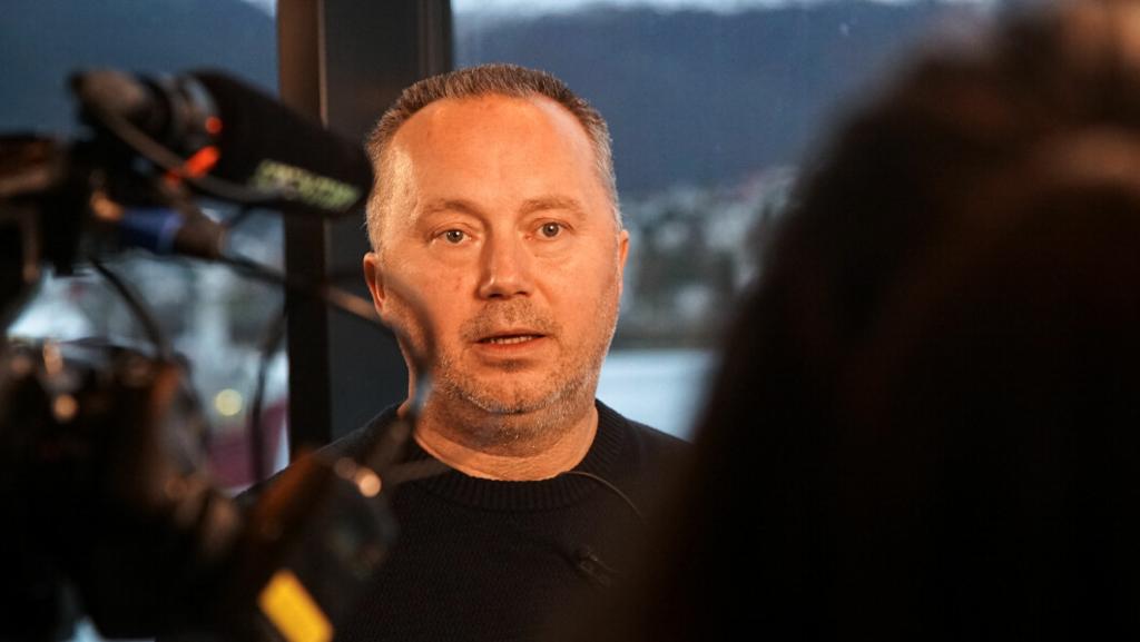I'm receiving disturbing news from #Greece that an arrest warrant has been issued against human rights defender Tommy Olsen. He is being targeted in what appears to be an arbitrary investigation criminalising his work in defence of the rights of migrants <a href="/GreeceInGeneva/">Greece In Geneva 🇬🇷</a>