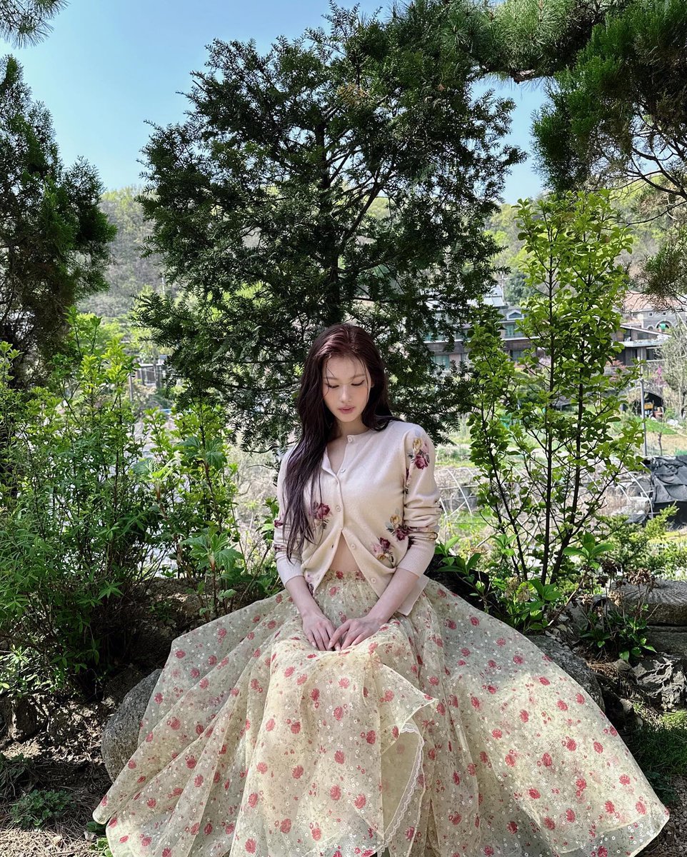 SANABESTGlRL's tweet image. sana instagram update m.by__sana