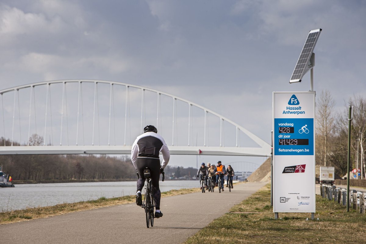 Deze nieuwe website verzamelt alle fietsdata uit de 5 Vlaamse provincies op één plek: fietsbarometer.be

Ontdek per thema, o.a. fietstellingen of veiligheid, de (inter)provinciale projecten, maar ook die van het Vlaamse Gewest en Europa.🚴‍♂️🌐 

#Fietsbarometer #fietsflow