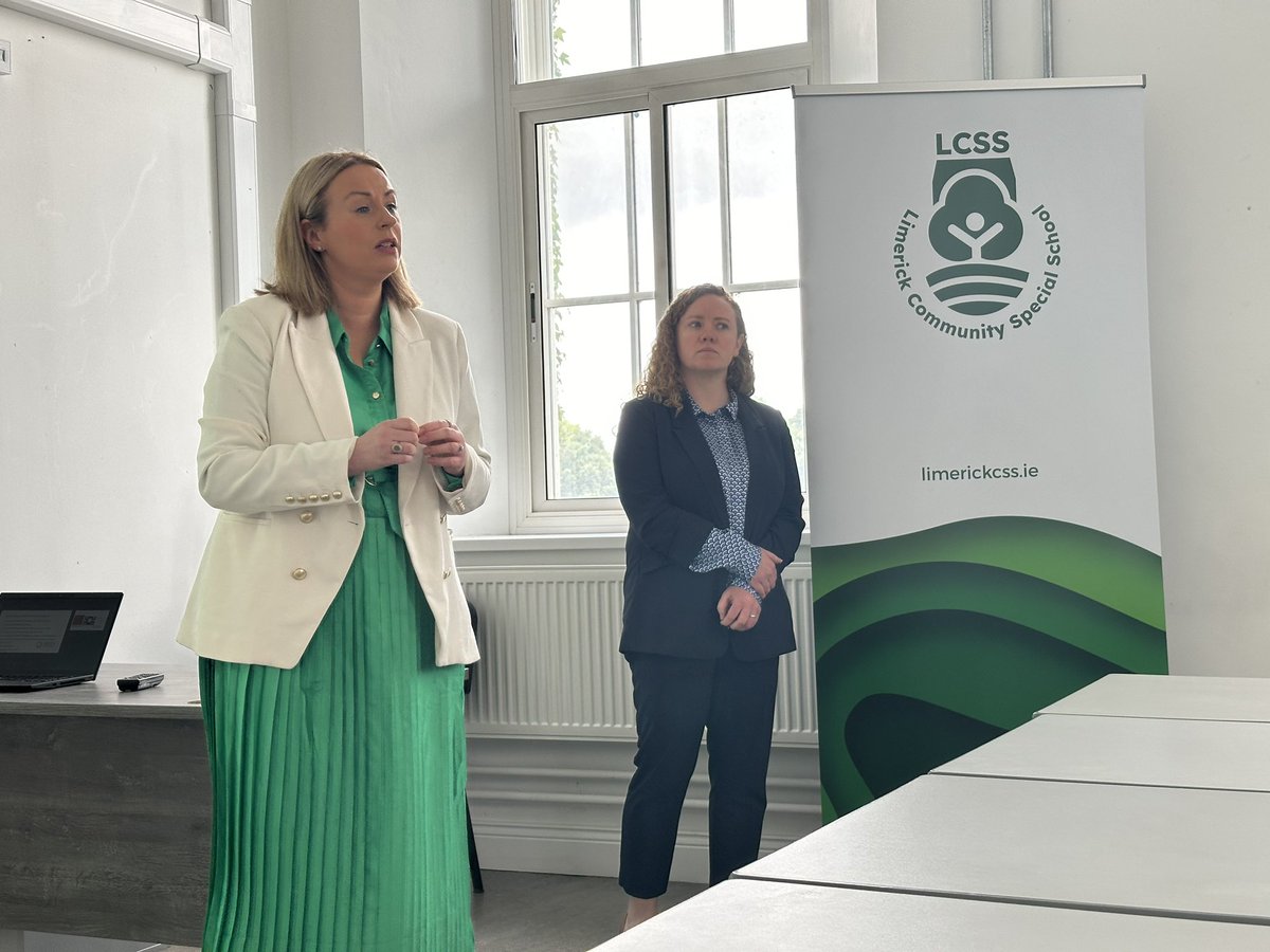Delighted to welcome Minister @NormaFoleyTD1 to the location of our new Limerick Community Special School today in Mungret to hear about plans for the new school opening in September.
#ETBSchools #FindTheBestInYou #proudmoment