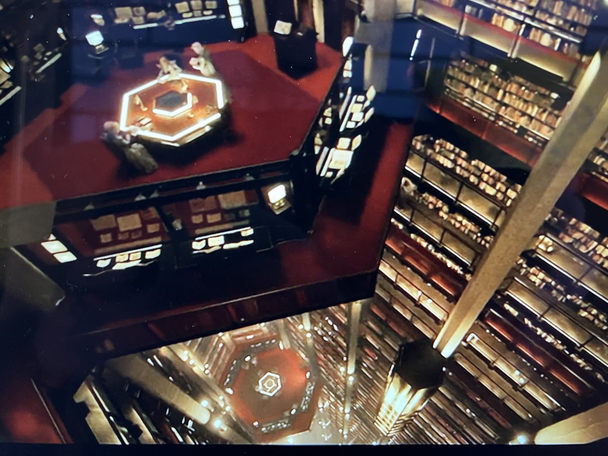 FydlerP's tweet photo. If anyone has ever wondered what an archive might look like in the 32nd Century check out Episode 8 of the recent (and last) series of Star Trek Discovery. Hy'Rell, pictured here, has all the qualities you'd expect from a fourth millennium archivist... and, yes, there are BOOKS! https://t.co/3FKtXLtflv