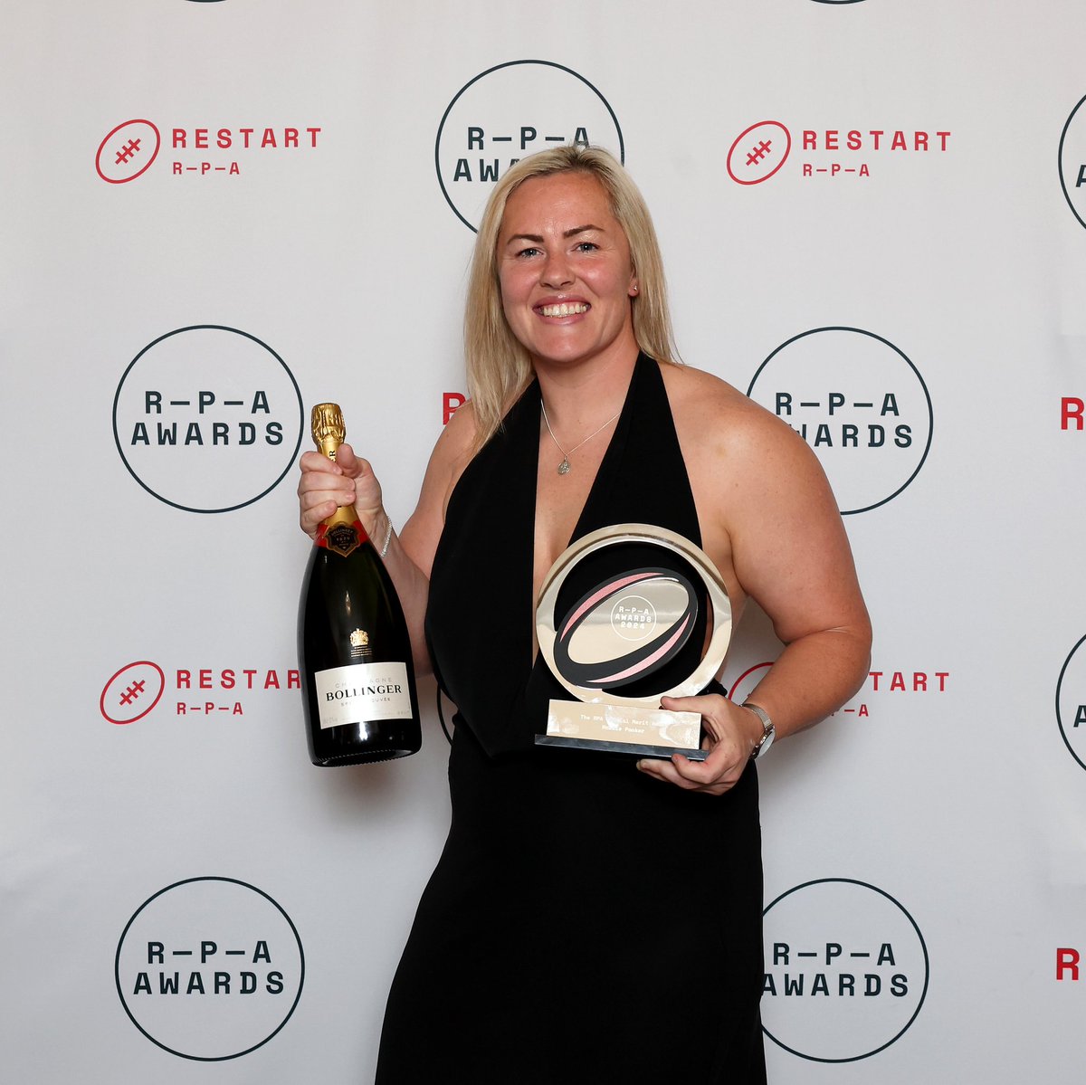 Congratulations to our co-captain @marliepacker on receiving @theRPA Special Merit Award last night! 🏆️ 🖱️: bit.ly/3yHnmVh #YourSaracens💫