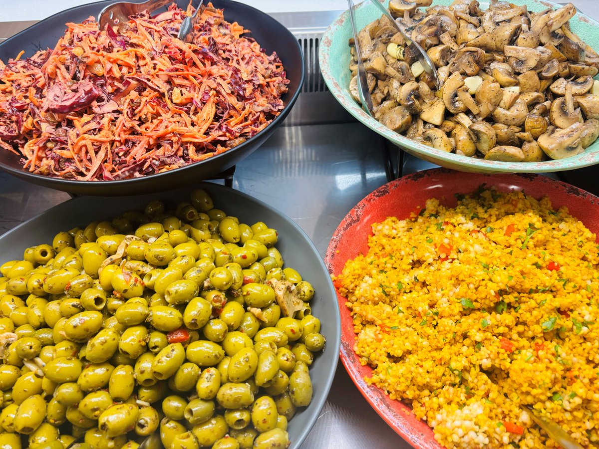 Today in St Peter's EDUkitchen we are serving; - Cajun Spiced Breaded Pork with Mashed Potato - Teriyaki Chicken with Egg Fried Rice - Vegetarian Mezze Platter Bowl #greathospitalfood @LoveBritishFood