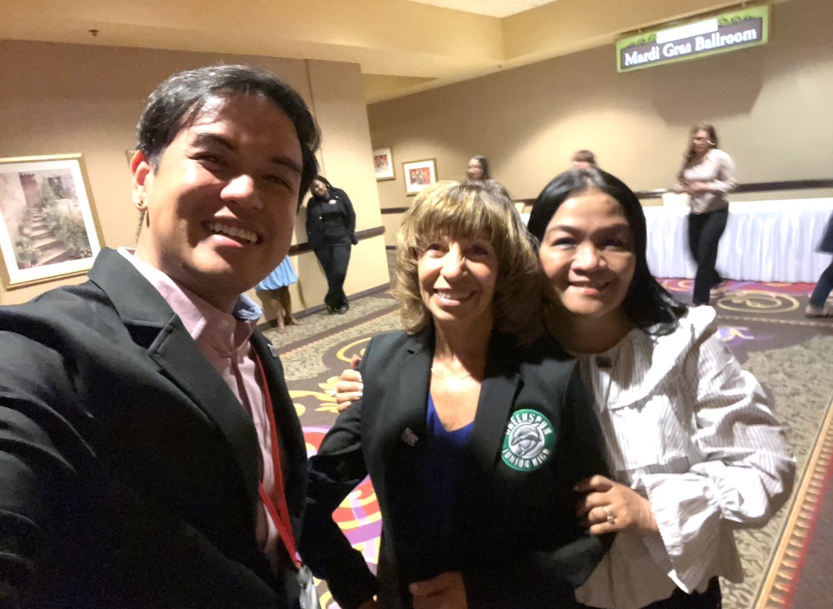 ms_bency's tweet photo. We are CCSD! Forward Together! @ClarkCountySch #CCSDProud https://t.co/qTha2FQ2QM