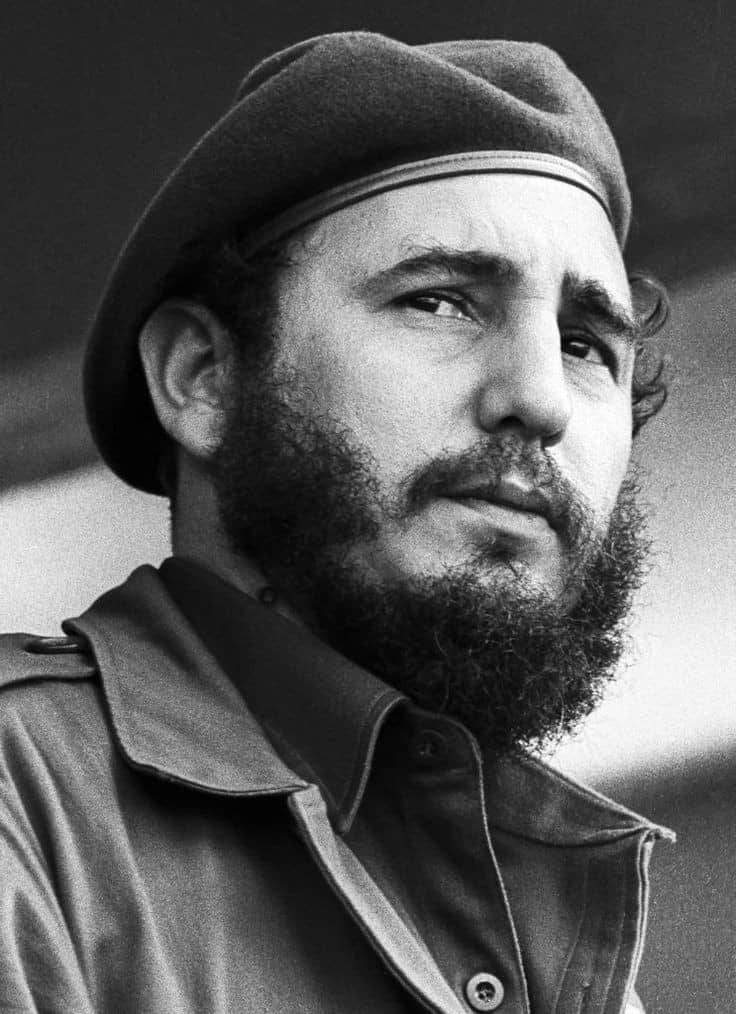 Buenos días vecino 🌞 #FidelPorSiempre '¡Hay que trabajar para hoy y para mañana, para esta generación y para las generaciones venideras! ¡Hay que sentar sobre bases firmes el futuro grandioso de la Patria!'. #CDRCuba #Cuba #SomosDelBarrio