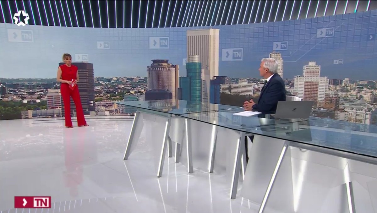 InfoTelemadrid's tweet photo. De lunes a viernes en @telemadrid :
07:00 @BuenosDiasTM
11:20 @120minutosTM
14:00 #Telenoticias1
15:30 #CineDeSobremesaTM
17:20 #CineDeTardeTM 
19:00 @MadridDirecto
20:30 #Telenoticias2
21:40 @JuntosTM

@AliciaSenovilla https://t.co/G5GszNpVRY