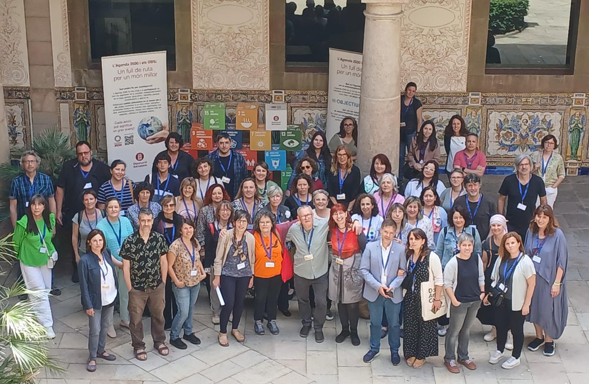 Rosario Toril @rtoril en la VI Jornada #DocAmbCat, en Barcelona. Hablando de #CENEAM #RECIDA #ENSULIB y #ODS. #DocumentaciónAmbiental