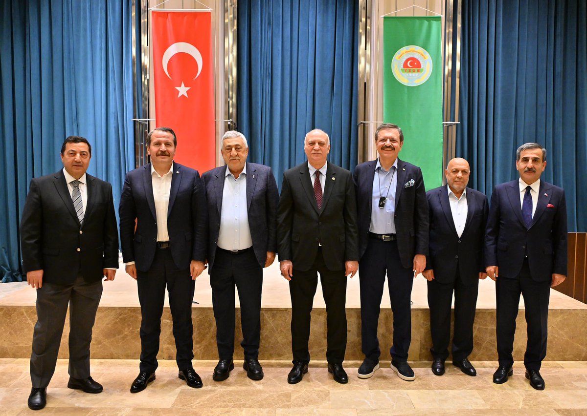 Türkiye-AB Karma İstişare Komitesi Üyeleri olarak Türkiye Ziraat Odaları Birliği’nde (TZOB) bir araya geldik. Türkiye-AB Karma İstişare Komitesi Başkanları olarak güncel durum, sendikal faaliyetler ve sektörel gelişmelerle ilgili görüş alışverişinde bulunduk. Ev sahipliği için