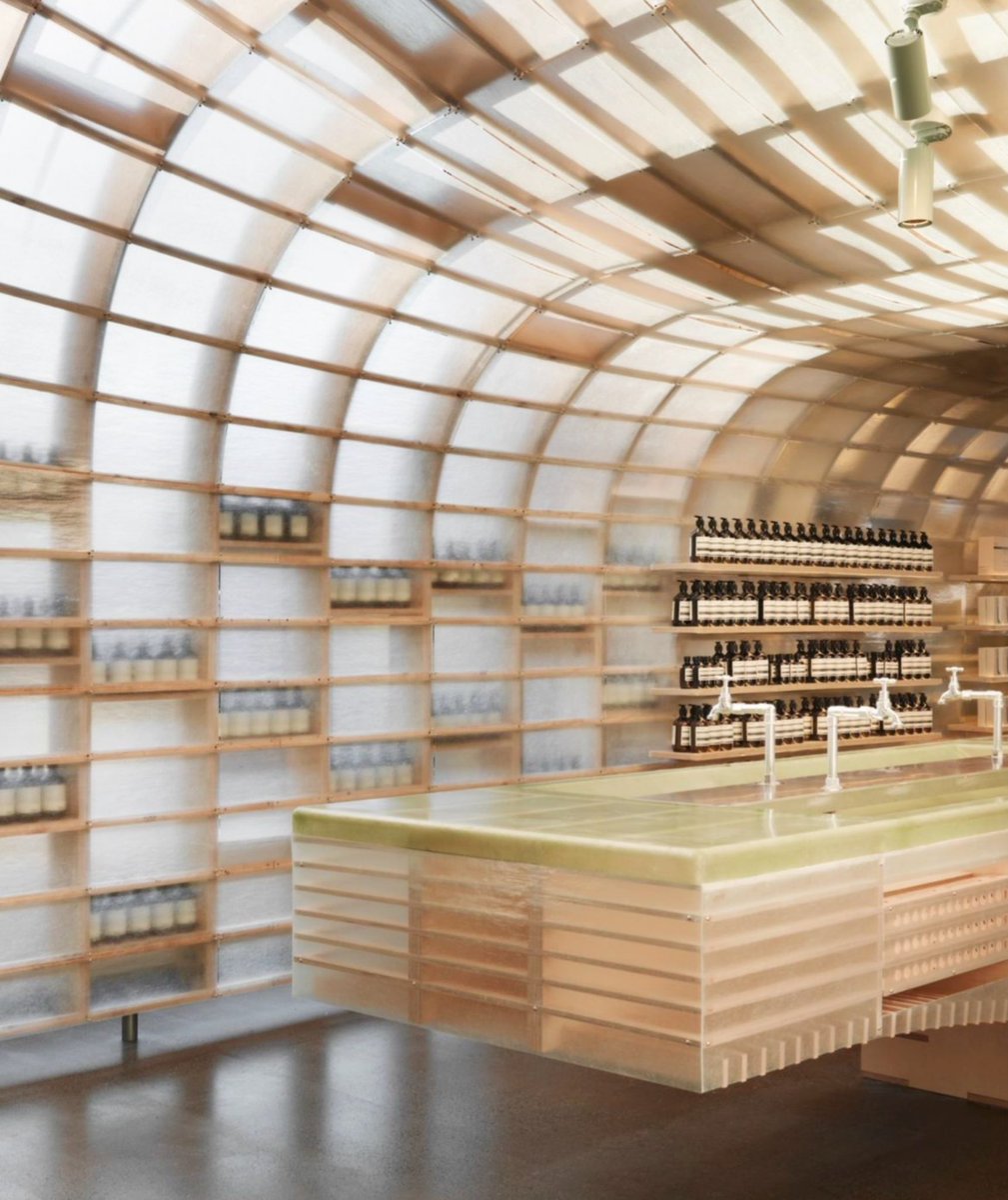 luusssso's tweet image. Skincare brand Aēsop absolutely owns interior design at their retail stores