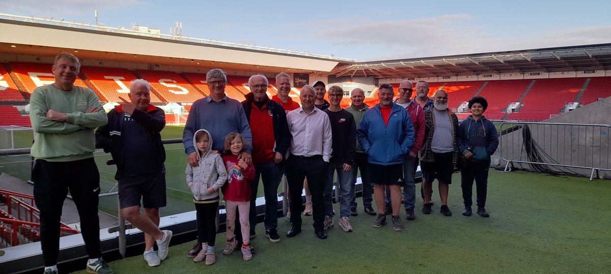 Our current Fit Robins cohort were treated to a tour of @ashtongatestad last night as they reach the half way point of their programme! 🥳 Interested in changing your life but unsure where to start? Sign up to our next Fit Robins cohort in Knowle👇 bcfc.co.uk/robins-foundat…