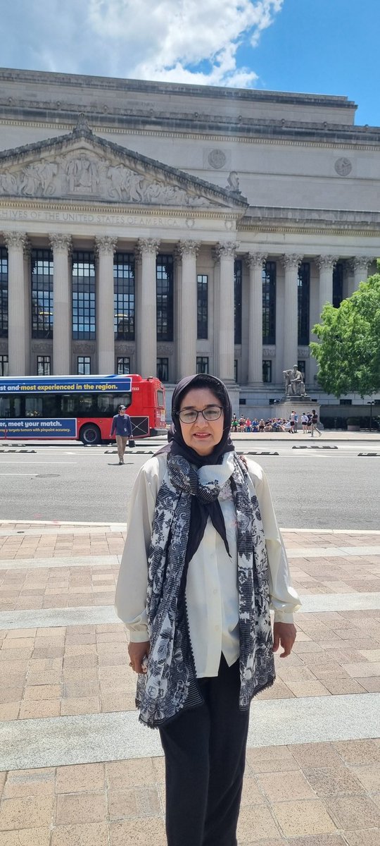 FowziaSiddiqui's tweet photo. Outside capital hill in DC, hope to create awareness on #Aafia and correct the misinformation  surrounding innocent Aafia https://t.co/c7bK8Ny6B8