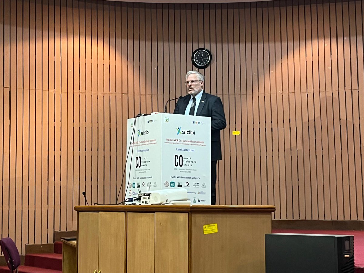 IsraelinIndia's tweet photo. Today, Ambassador @NaorGilon attended the Indo-Israel AgriTech Co-Incubation Summit as the guest of honor, accompanied by our Innovation attaché, @GidonyDoron. During his address, the Amb highlighted Israel's role in the program and discussed collaboration opportunities in the innovation sector. 

Alongside Chief Guest @satyaki_rastogi, @sidbiofficial, he also presented awards to the top three startups.