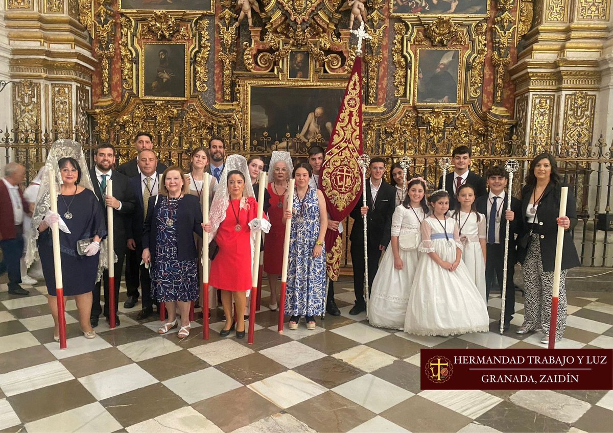 #Actualidad • En la mañana de hoy, una representación de nuestra Hermandad ha acompañado al Santísimo Sacramento por las calles de nuestra ciudad. Un esplendor que ha vuelto a lucir por nuestra Granada. @Archigranada @jmgilt #TrabajoyLuz #Zaidin #Granada