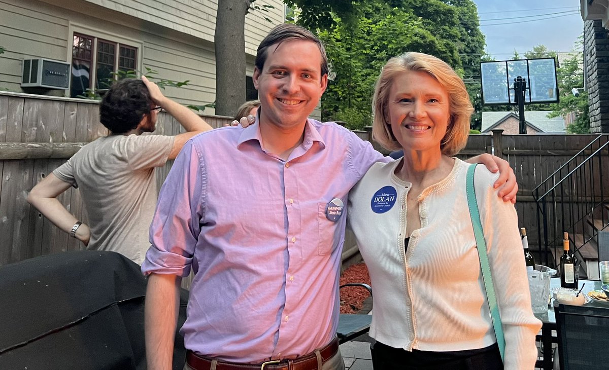 CouncillorDolan's tweet image. The more people know what a difference a Governor’s Councillor can make, the more they want to vote for change. Great time at @ProgressiveNewt with  @NathanPersampi3, @BillHumphreyMA, @JonathanCohn, @HollyRyanMA and everyone! #mapoli