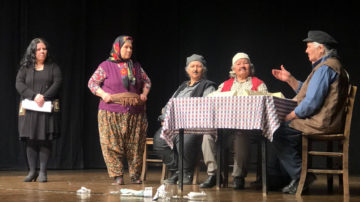 Arslanköy Kadınlar Tiyatro Topluluğu olarak ''Ana Gökyüzü Delinmiş'' adlı tiyatro oyunumuzu tüm tiyatro severler için sahnelemek istiyoruz. Oyunumuzda küresel ısınmanın yaratacağı sorunlara dikkat çekiyoruz. Bütün Belediyelere sesleniyoruz, bizi davet edin tiyatro oyunlarımızı