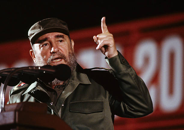 #FidelPorSiempre: "La #RevoluciónCubana se puede sintetizar como una aspiración de justicia social dentro de la más plena libertad y el más absoluto respeto a los derechos humanos.  Nuestra Revolución hay que defenderla como se defiende, no algo de #Cuba, sino algo de América".