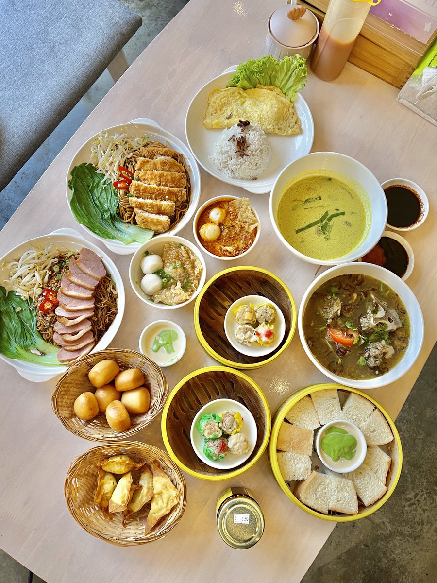 QamarulQashroff's tweet photo. Ni kedai aku gais, meh support cashier takde masa depan ni 😫😂

Mee Kicap Ipoh 🍜
Location : Bandar Sri Permaisuri, Cheras KL https://t.co/QGokmE6DvQ