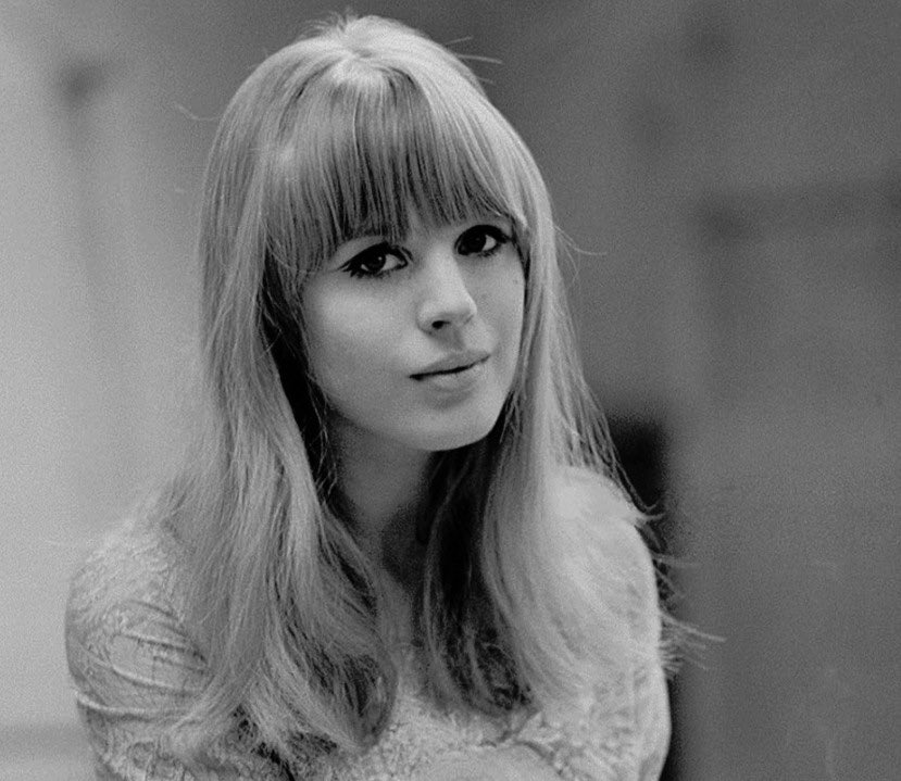 Just saw a lovely pic of Marianne Faithfull from a few weeks ago. Nice to know she’s enjoying life. One of those creatives who evolved & learned & grew authentically, not caring if others automatically liked it. A true free spirit we’ll always be lucky to have had in this world.