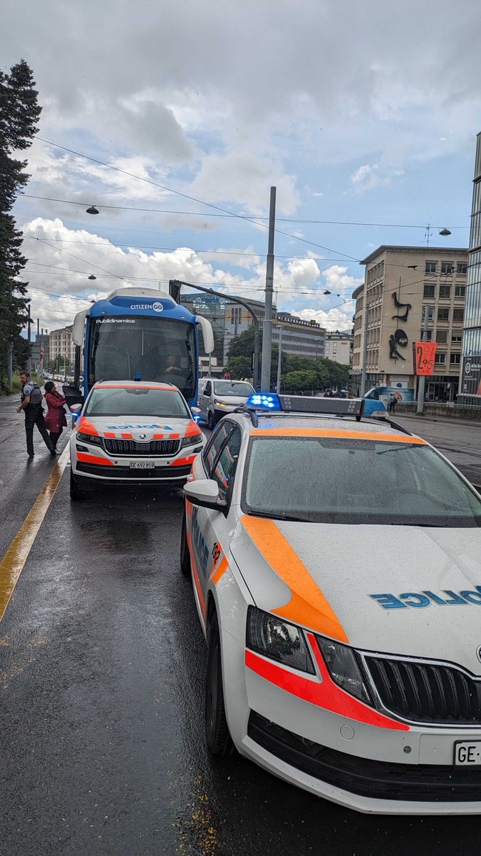 At this very moment, we are at Geneva, on our way to the United Nations to confront the @UN in person in opposition to the Pandemic Treaty. The police are trying to stop us from peacefully expressing the truth about the Pandemic Treaty. #Geneva #UN #activism #PandemicTreaty