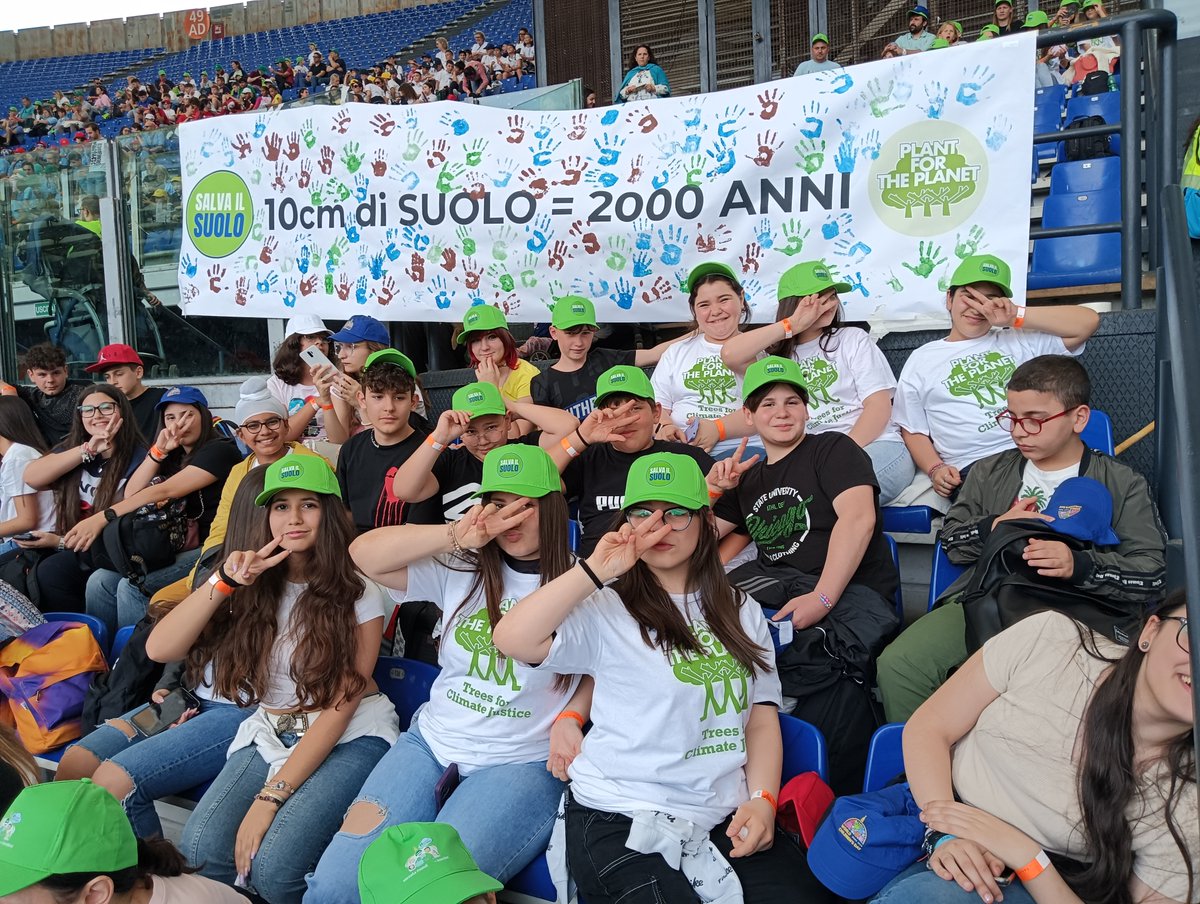 Young Earth Buddies rally for #SaveSoil in Rome on World Children's Day! @PftP_italy