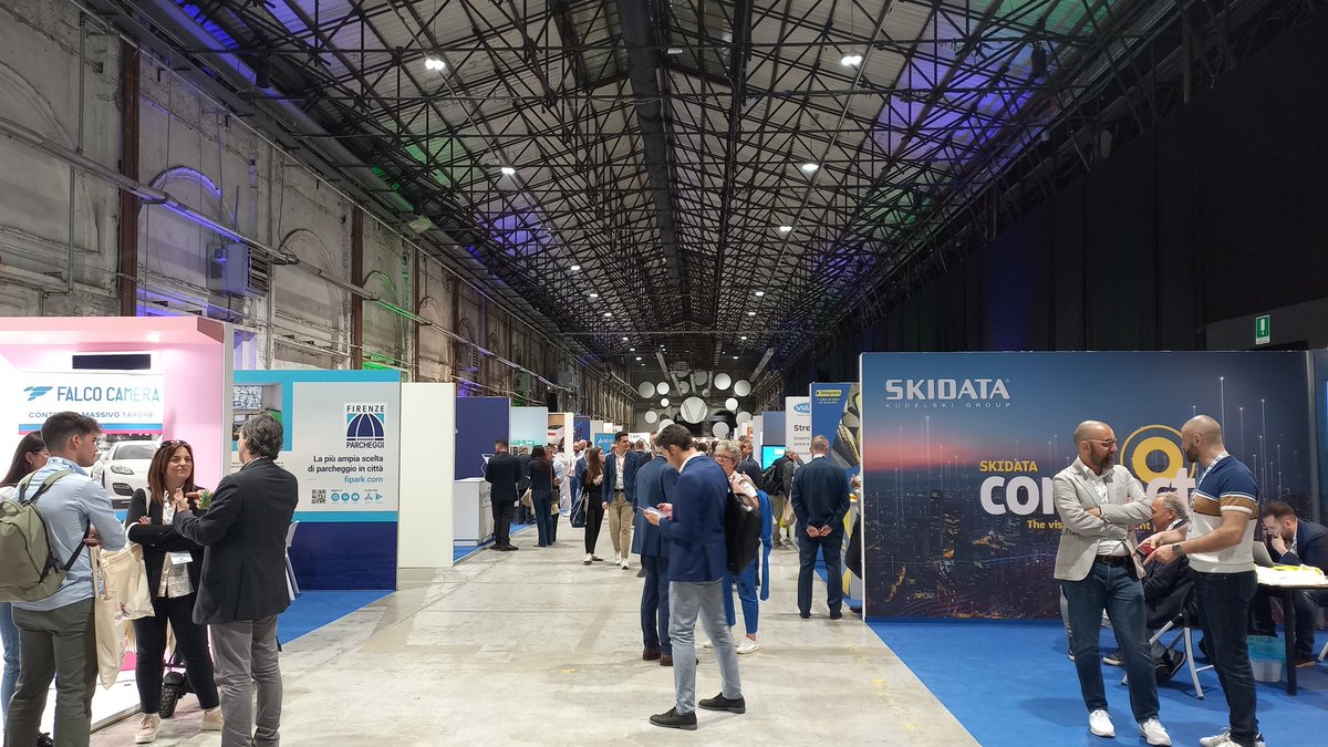 Stamani alla Stazione Leopolda si parla di #mobilità e #sosta nelle città con focus su servizi innovativi e digitalizzazione. Nell'occasione ho rilanciato il piano dei #parcheggi pertinenziali da realizzare anche con partenariato pubblico/privato