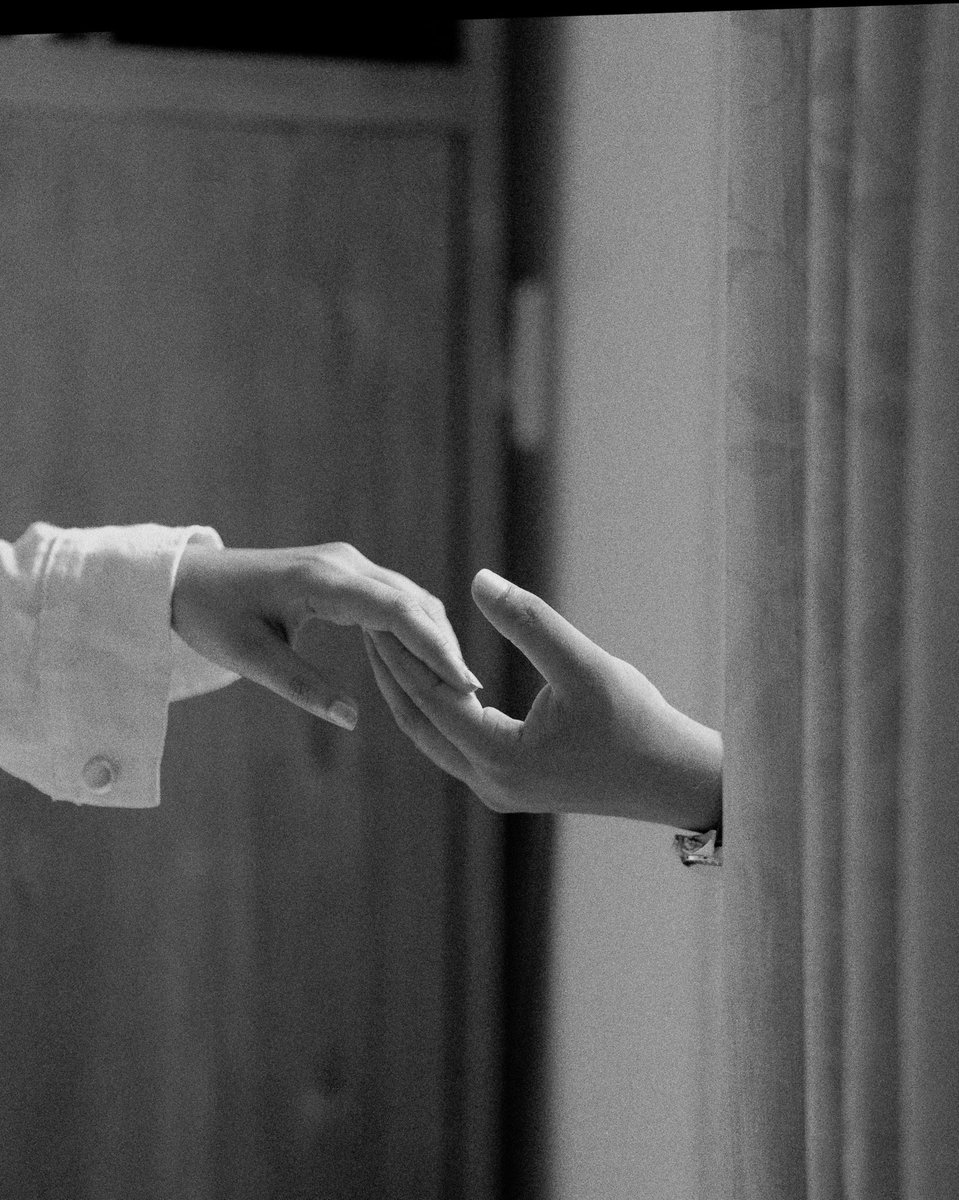 heysnayy's tweet image. Cause I am falling slowly in love with you ❣️

#backontwitter or #twitterx  #selfportrait